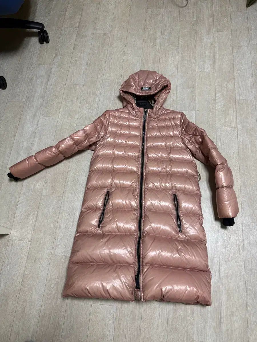 正規品 バーバリー キッズ メタリック ピンク グロシー ダウンジャケット ロング丈