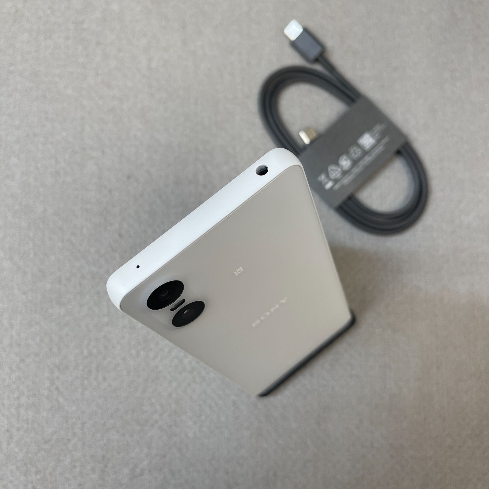 Xperia 10 VI SO-52E 128GB ホワイト SIMフリー - メルカリ