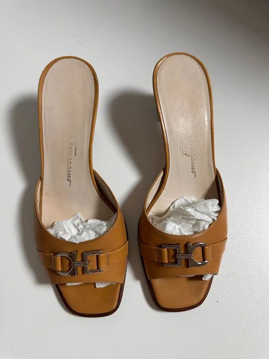 FERRAGAMO フェラガモ ミュール サイズ7 キャメル 正規品