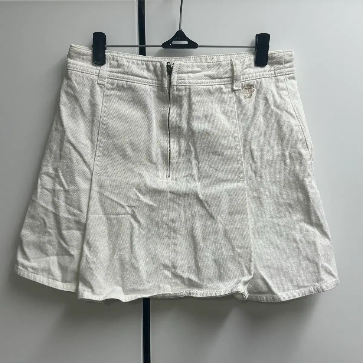 The HANDSOME SJSJ 23FW 64-94 白 コットン スカート