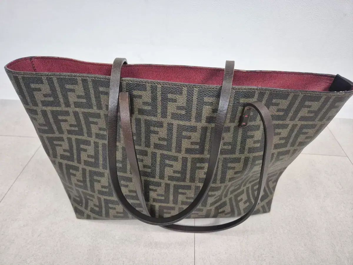 最終価格 FENDI フェンディ ズッカ スティッチ ショッパーバッグ Mサイズ