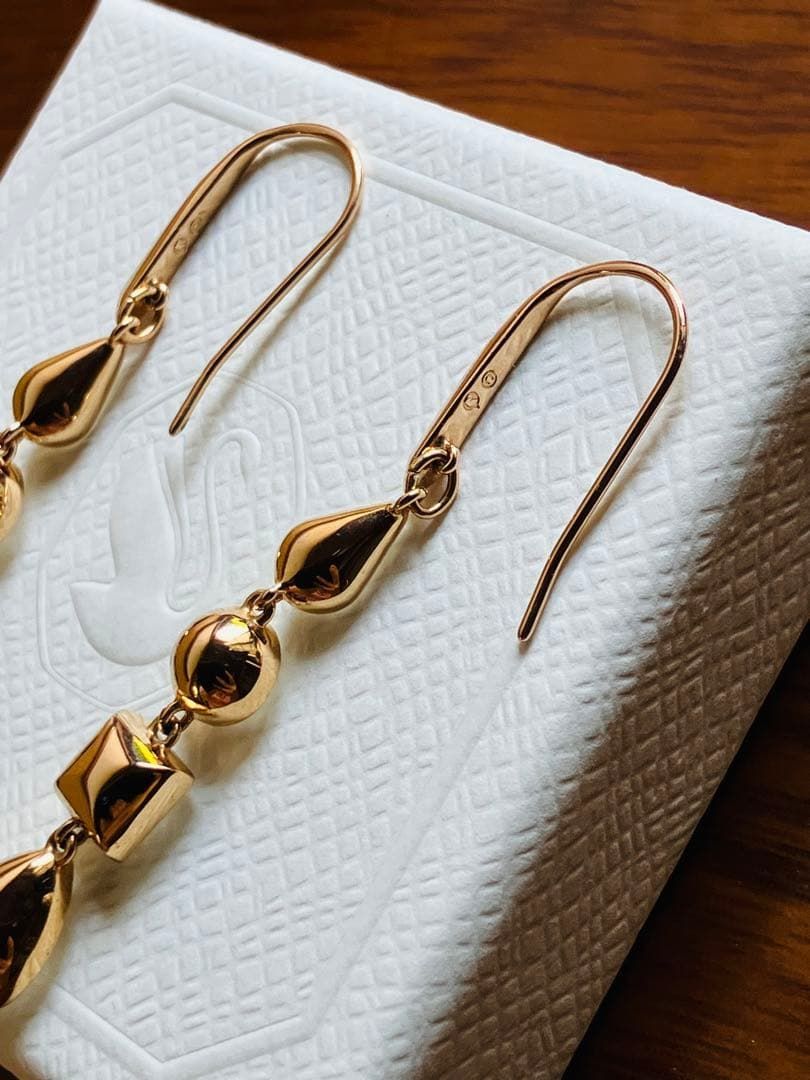 スワロフスキー Swarovski Lisanne ロングピアス - メルカリ