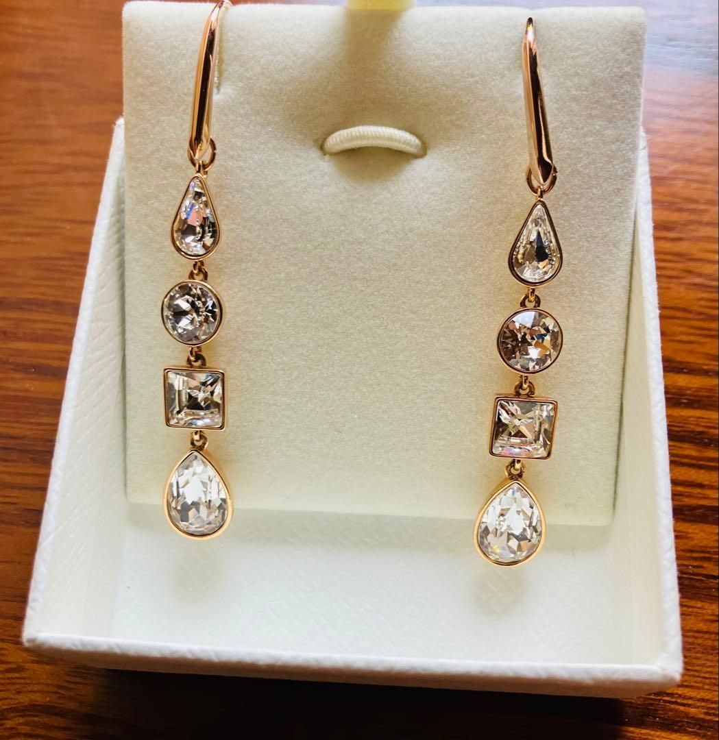 スワロフスキー Swarovski Lisanne ロングピアス - メルカリ