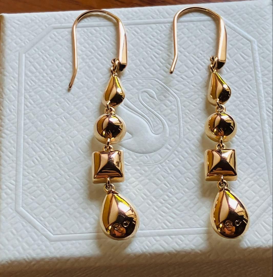 スワロフスキー Swarovski 『Lisanne ピアス』 5395236 スワロフスキー Swarovski Lisanne ロングピアス - メルカリ
