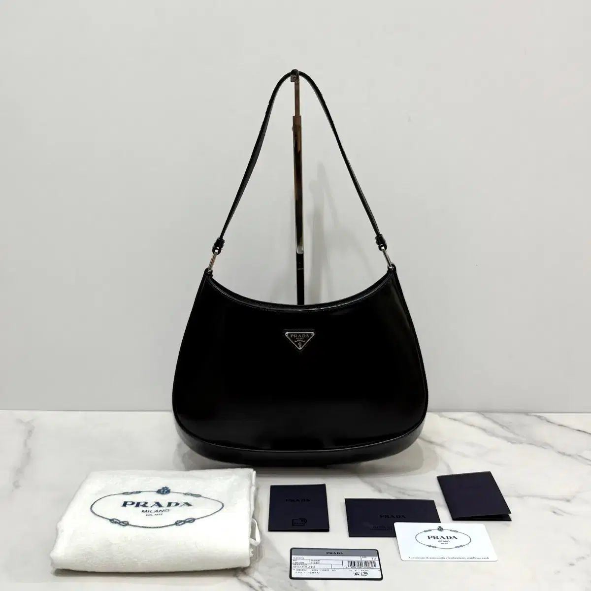 プラダ クレオ ブラッシュド 三角ロゴ HOBO BAG ショルダーバッグ バッグ 1BC499