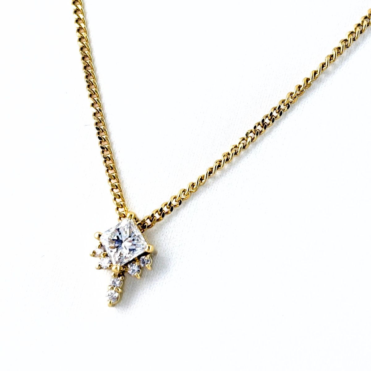 ダイヤモンド ペンダントトップ YG イエローゴールド ペンダント メレダイヤ ネックレス K18 750 ダイヤモンド レディース 【中古】