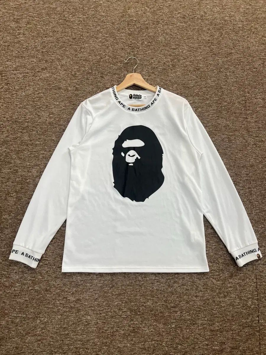 A BATHING APE 白 ロングスリーブ M