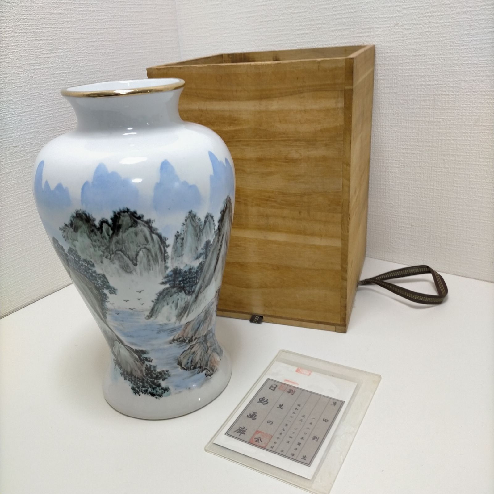 山水風景図 花瓶 在銘 共箱(蓋無し) 日動画廊 第4回剣生展 昭和61年 銀座画廊取扱 美術陶磁 花器 飾壺 床の間飾り 和風インテリア 260310-7T