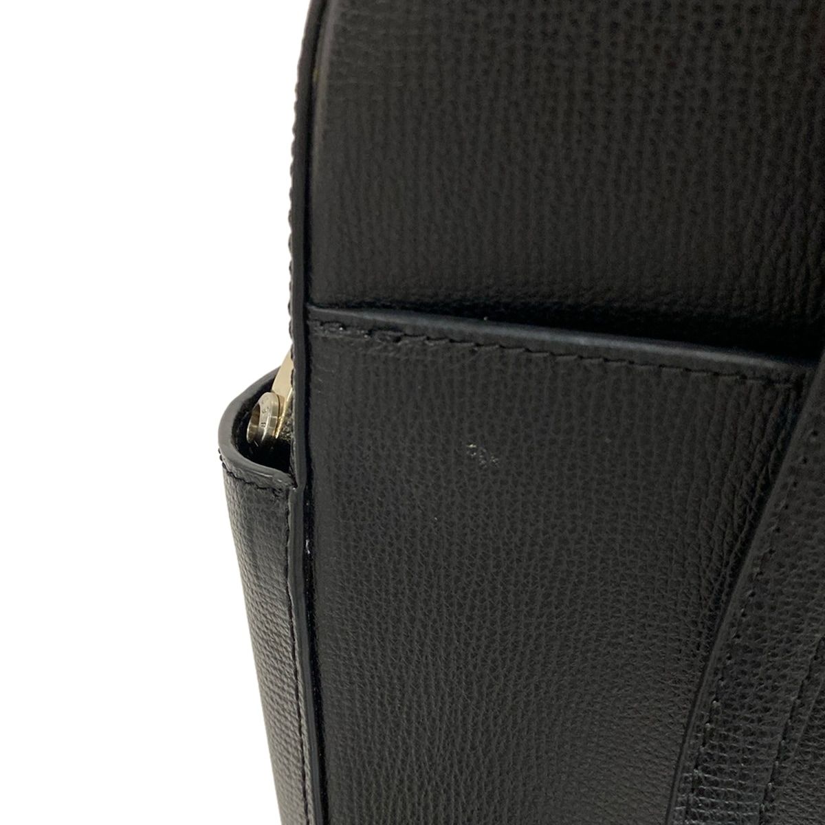 HENRI BENDEL(ヘンリベンデル) リュックサック美品 - 黒 レザー - メルカリ