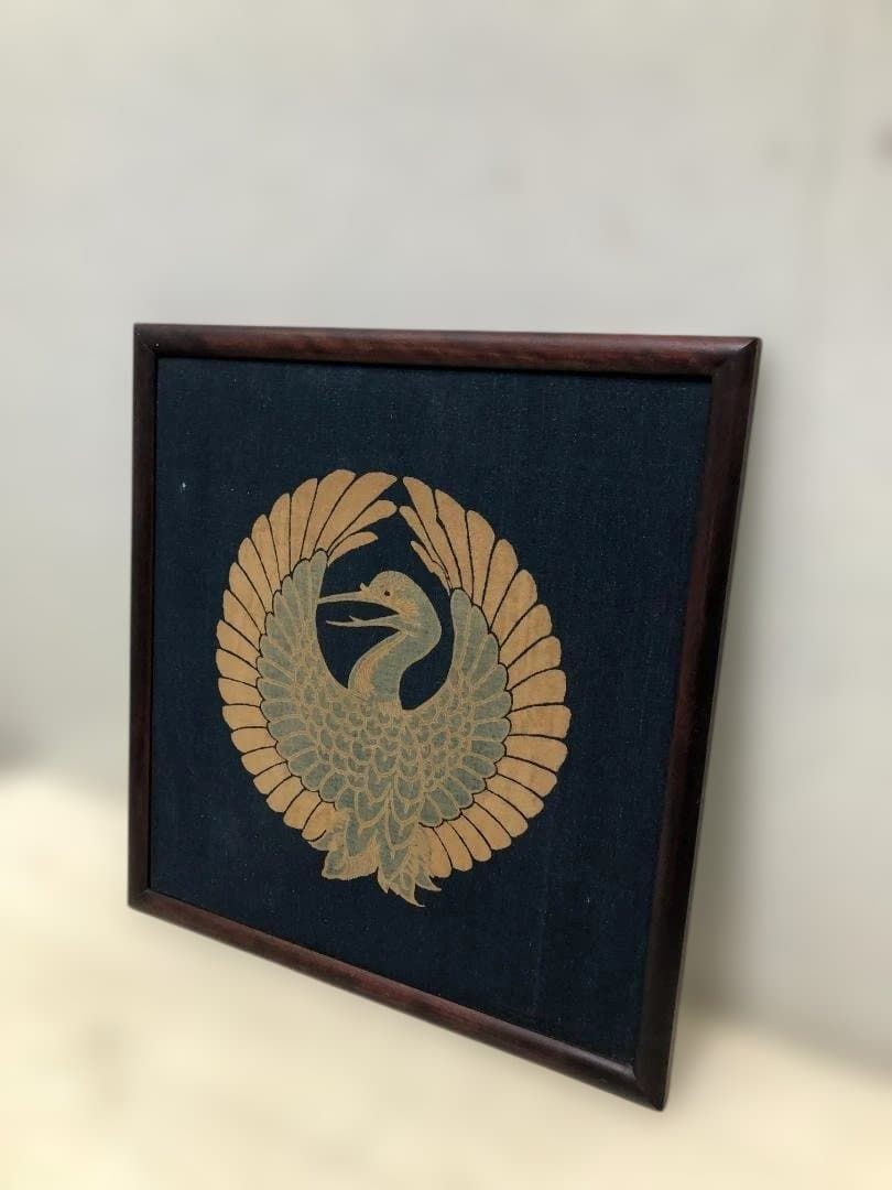 鶴丸 吉兆鶴丸系文様 家紋風 布製 工芸 額装 和風 和モダン 古布 店舗装飾 床の間 インテリア 260207-2