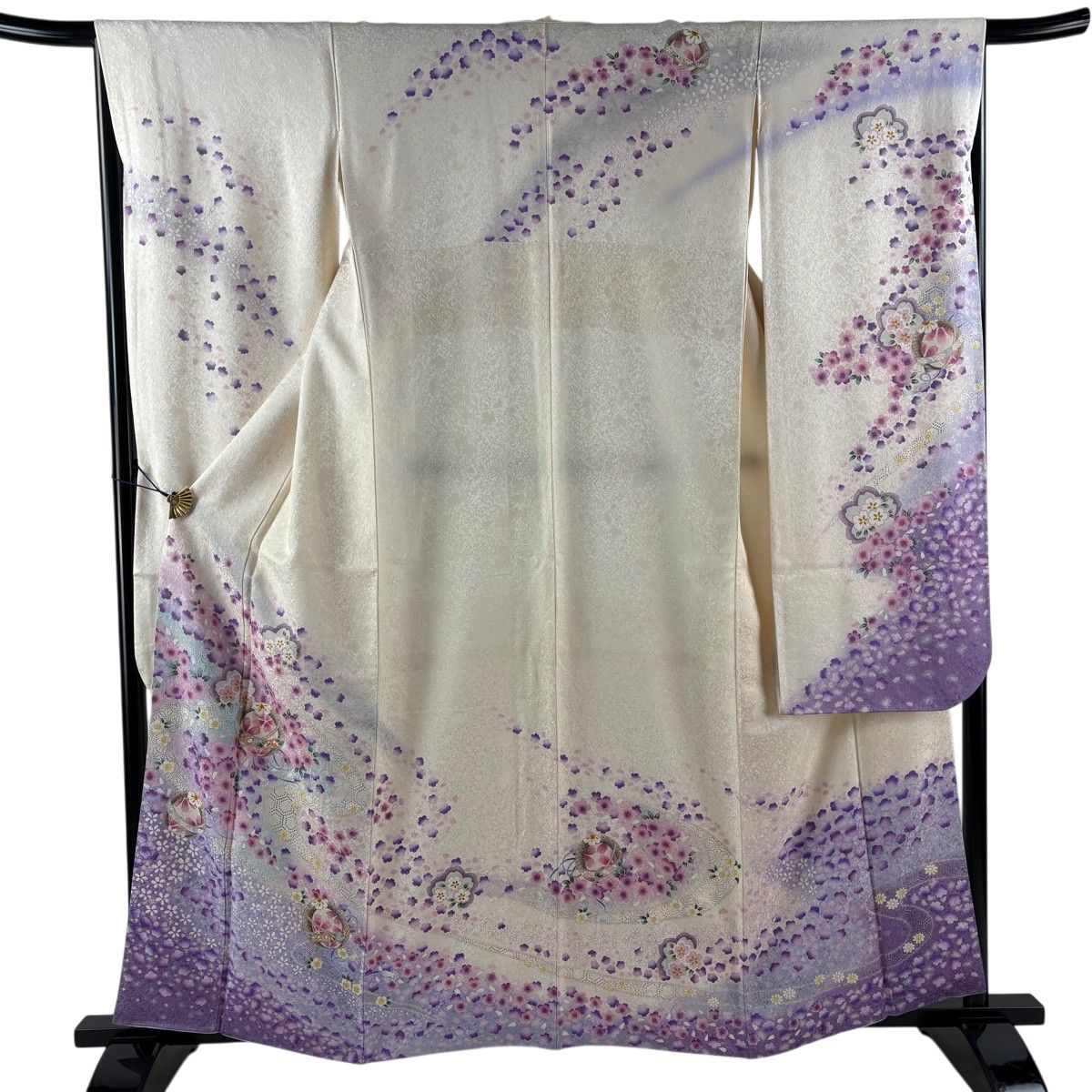 振袖 身丈161cm 裄丈66cm M 袷 桜 手鞠 金糸 金銀彩 クリーム 正絹 名品 【中古】