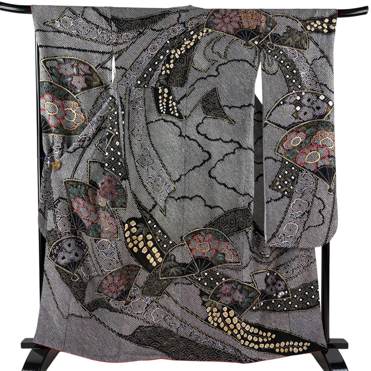 振袖 身丈163cm 裄丈67.5cm L 袷 扇 熨斗 総絞り 金彩 黒 正絹 名品 【中古】