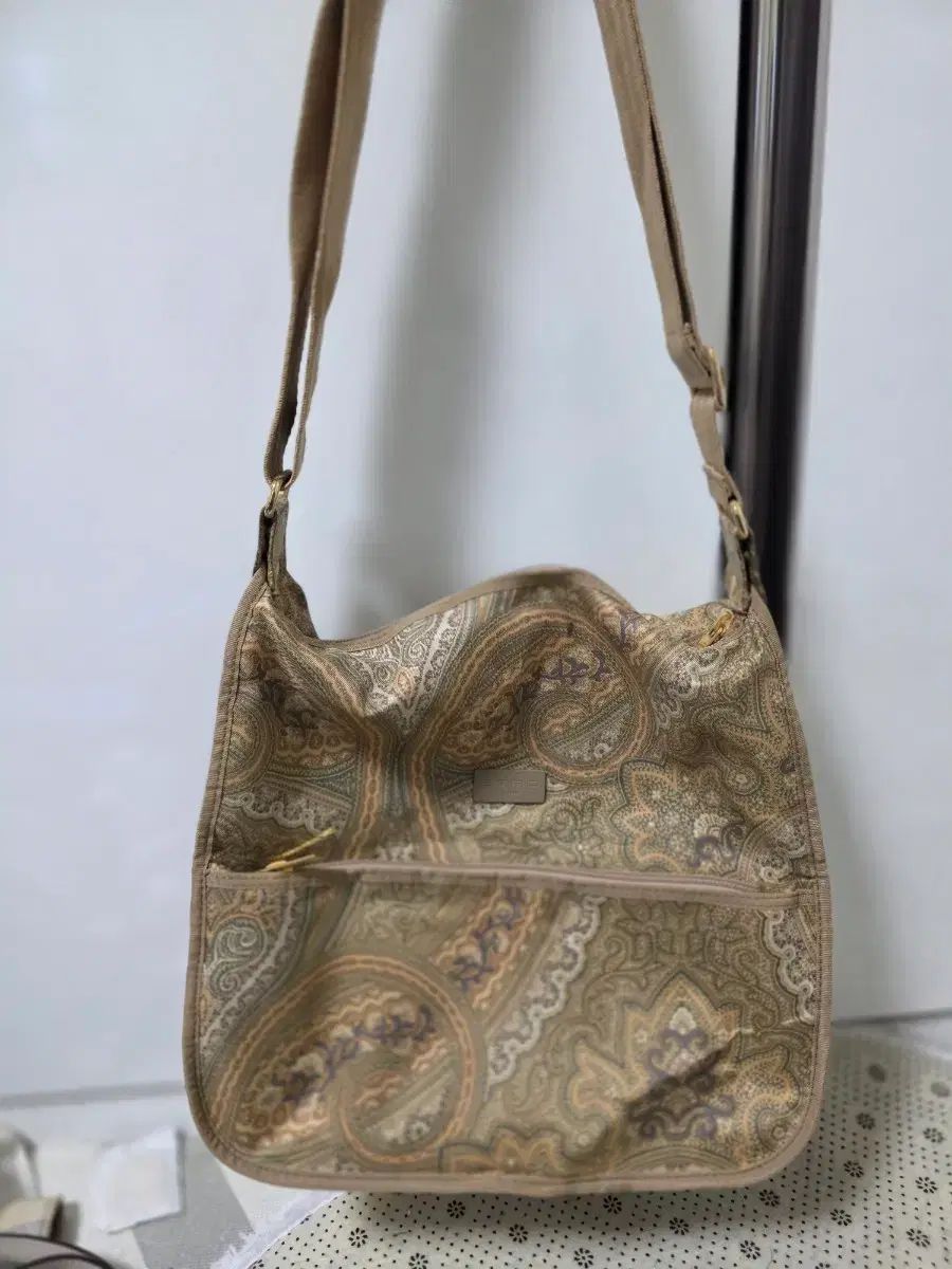 エトロ 正規品 ベイズリー パータン ショルダーバッグ ベージュ