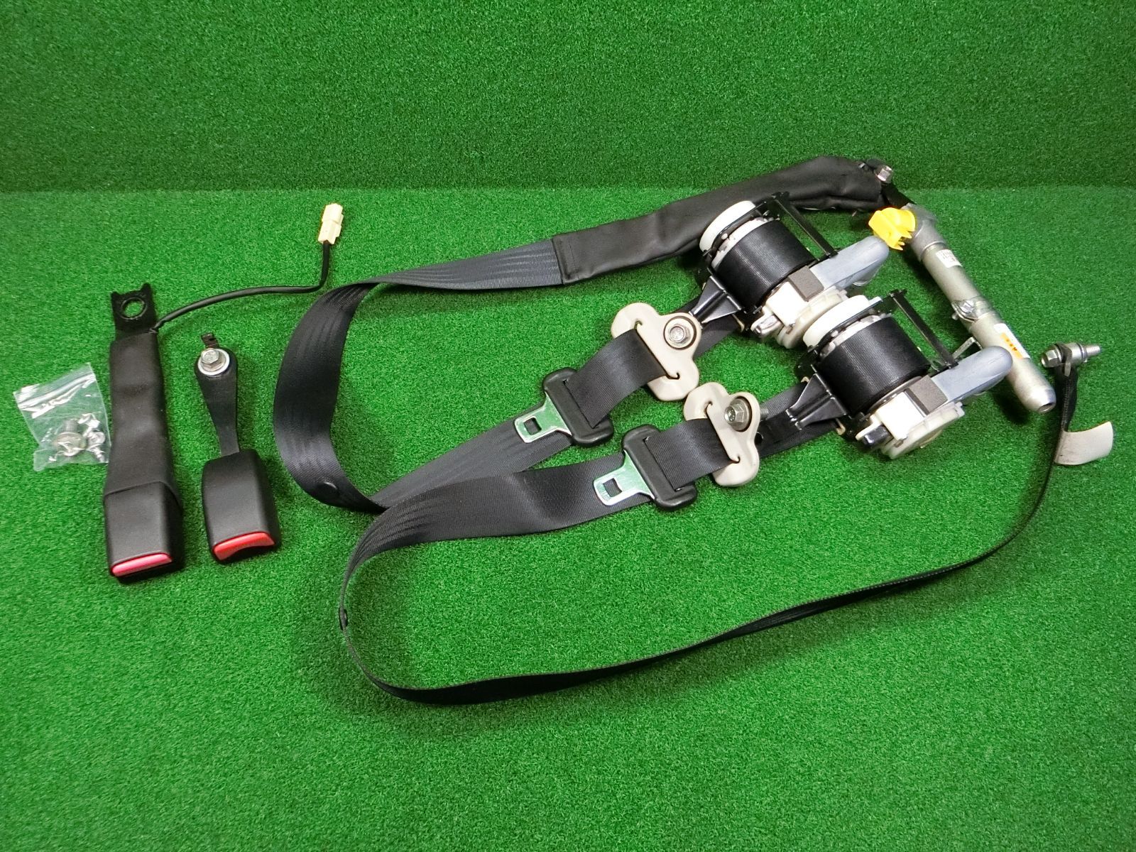 [16299] 送料無料 パレット MK21S ルークス ML21S フロント シートベルト 左右セット キャッチ 84920-82K1 84940-82K0