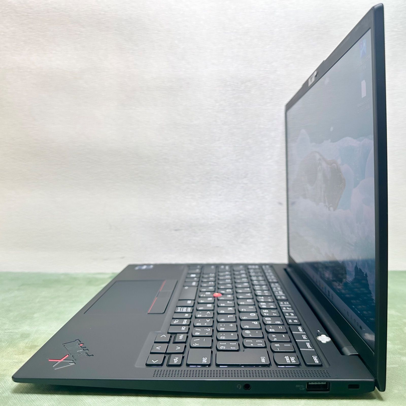 ThinkPad X1 Carbon Gen 10/Core i7-1265U 第12世代/16GB/大容量SSD 1TB/2022年製/レノボ/中古 ノートパソコン/保証あり ThinkPad X1 Carbon Gen 10/Core i7-1265U 第12世代/16GB/大容量SSD 1TB/2022年製/レノボ/中古 ノートパソコン/保証あり