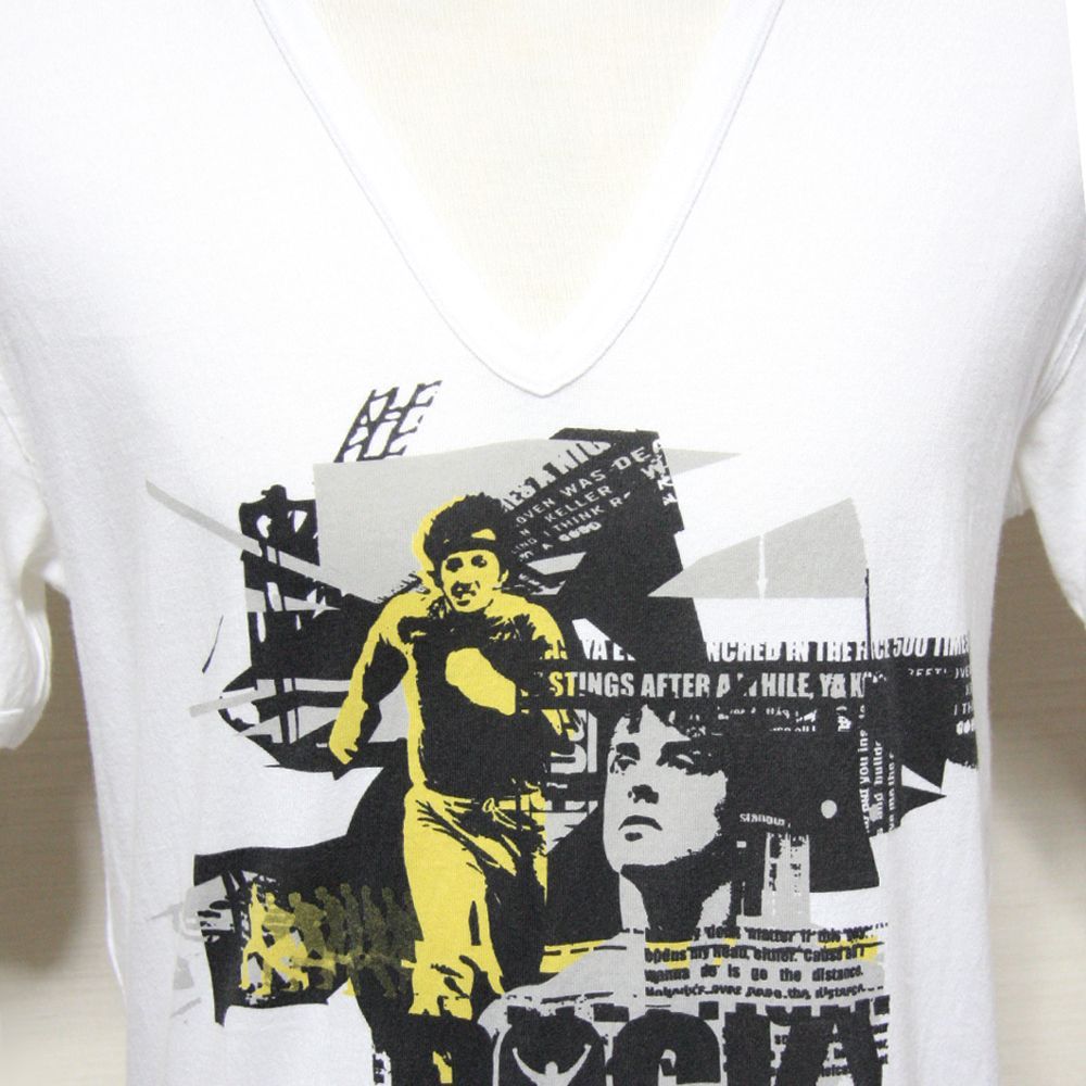 【ドルチェ&ガッバーナ】Tシャツ メンズ 48 L 極美品 白 ロッキー コラボ イタリア製 Vネック 2012年 カットオフ コットン100% 半袖 【ドルチェ&ガッバーナ】Tシャツ メンズ 48 L 極美品 白 ロッキー コラボ イタリア製 Vネック 2012年 カットオフ コットン100% 半袖