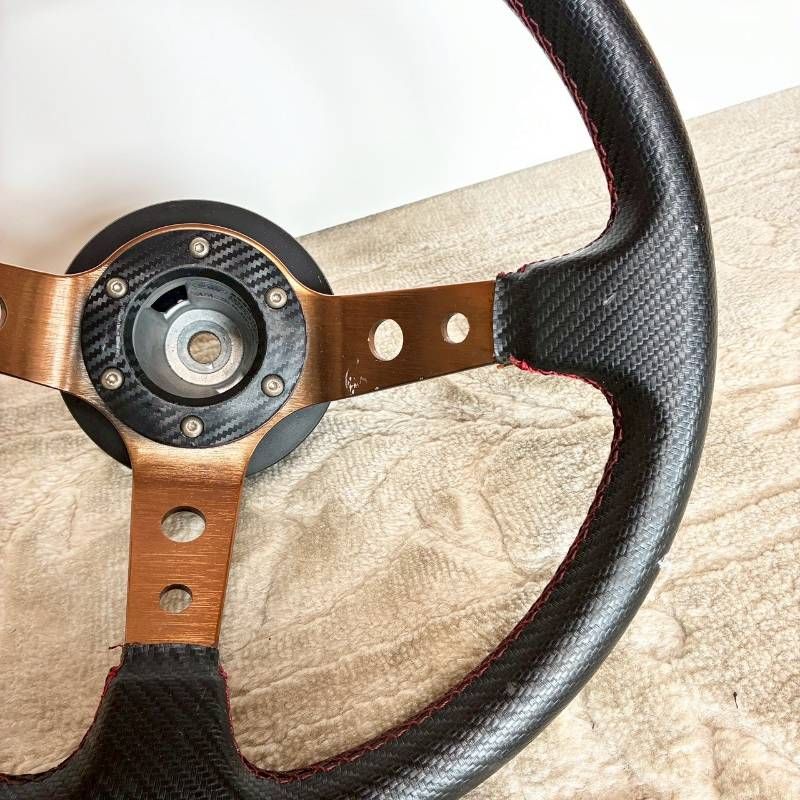 NARDI ステアリング カーボン調 レッドステッチ 希少】NARDI ナルディ風 ステアリング 3スポーク ディープコーン