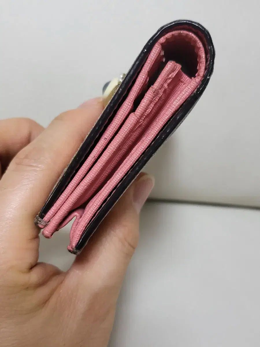 グッチ 二つ折り財布 正規品