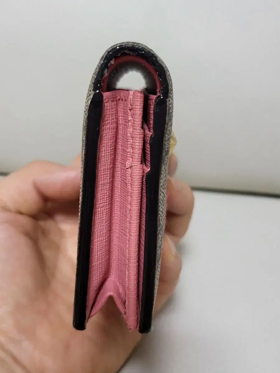 グッチ 二つ折り財布 正規品