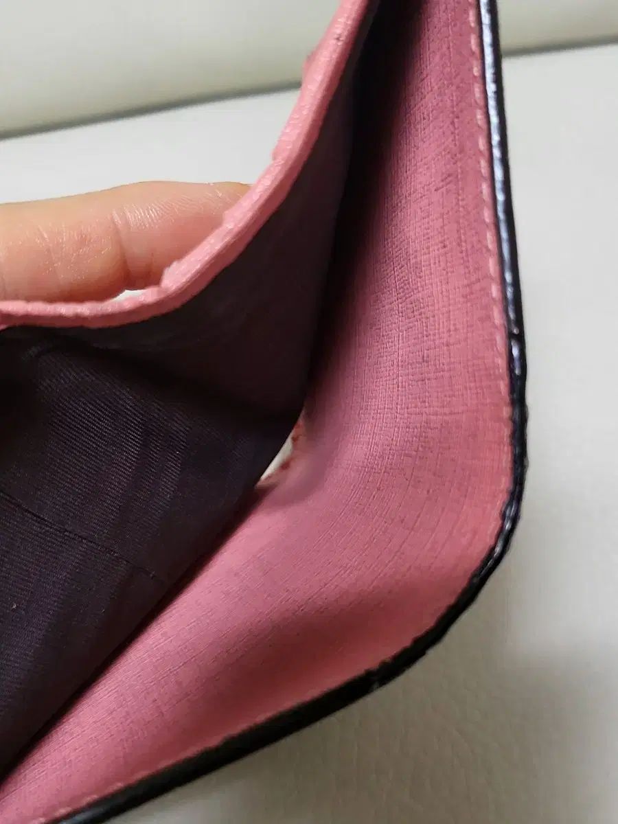 グッチ 二つ折り財布 正規品