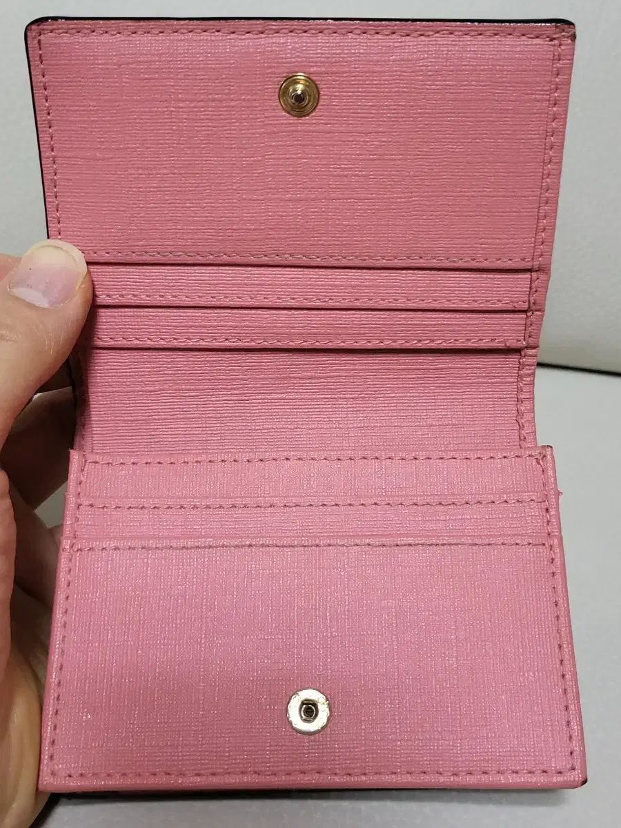 グッチ 二つ折り財布 正規品