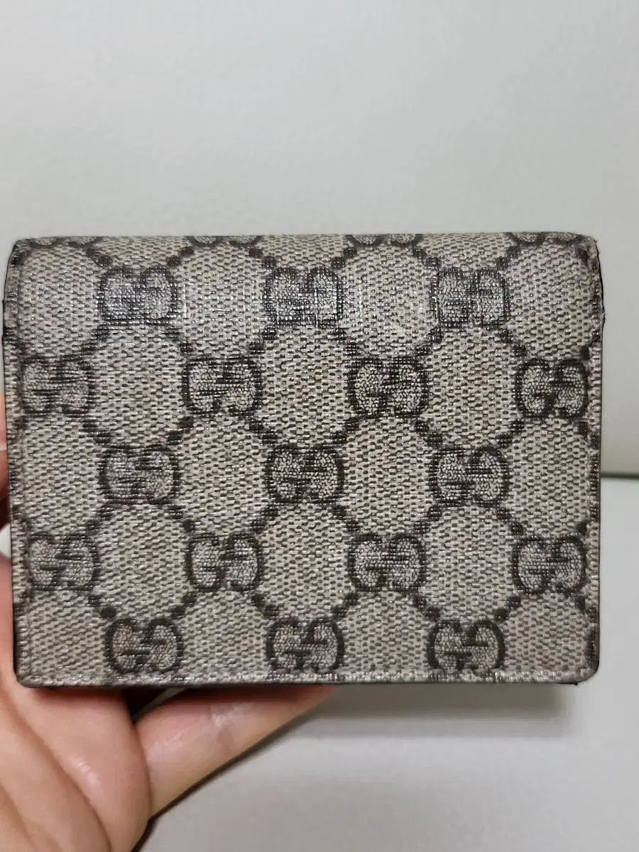 グッチ 二つ折り財布 正規品