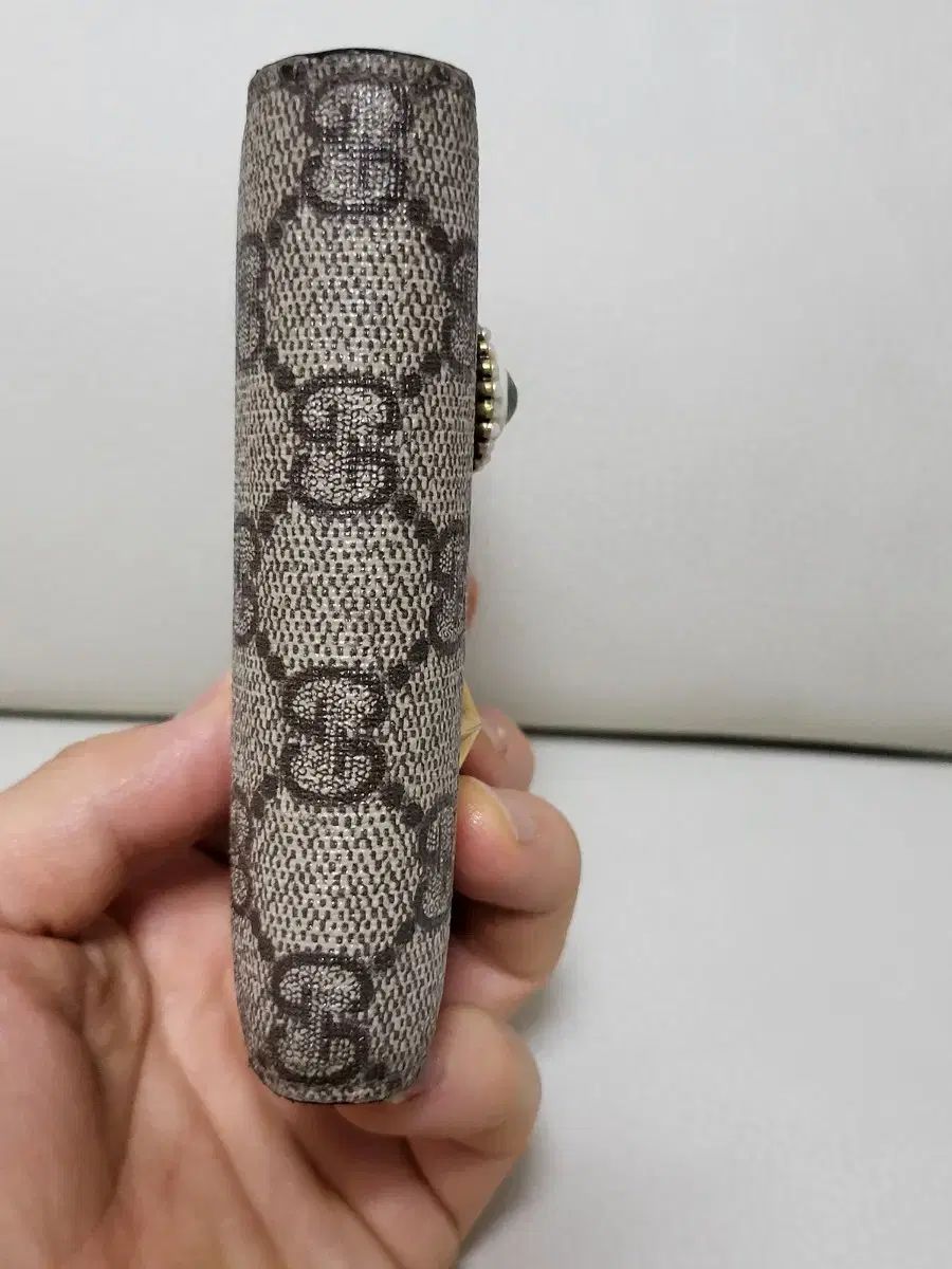 グッチ 二つ折り財布 正規品