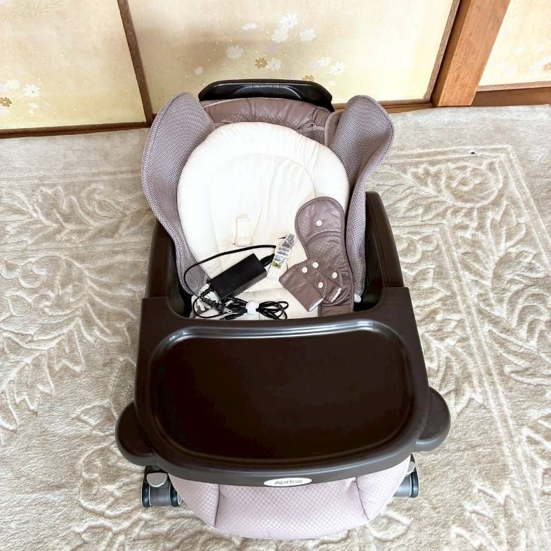 【美品】Aprica ユラリズム オート プレミアム 電動ハイローチェア テーブル付き 【美品】Aprica ユラリズム オート プレミアム 電動ハイローチェア テーブル付き