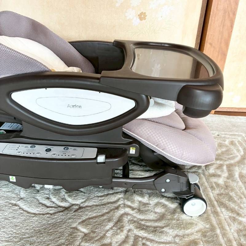 【美品】Aprica ユラリズム オート プレミアム 電動ハイローチェア テーブル付き 【美品】Aprica ユラリズム オート プレミアム 電動ハイローチェア テーブル付き