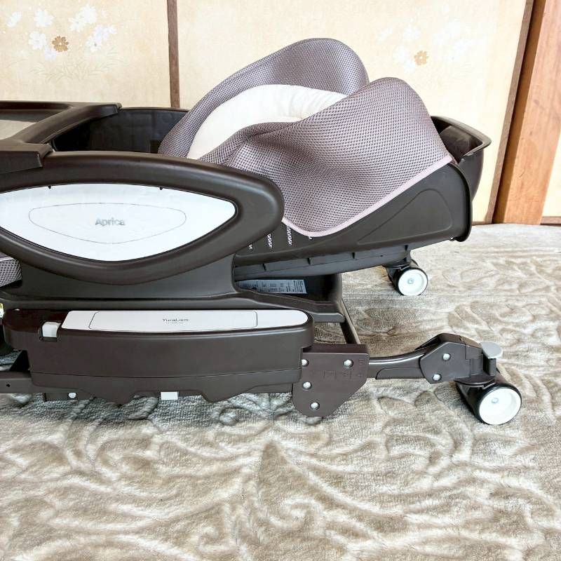【美品】Aprica ユラリズム オート プレミアム 電動ハイローチェア テーブル付き 【美品】Aprica ユラリズム オート プレミアム 電動ハイローチェア テーブル付き