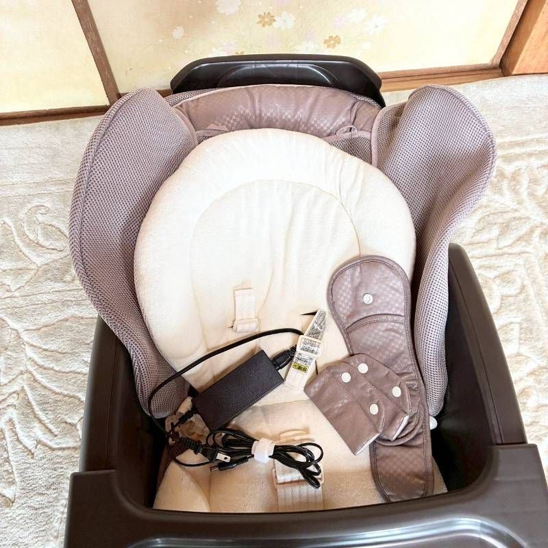 【美品】Aprica ユラリズム オート プレミアム 電動ハイローチェア テーブル付き 【美品】Aprica ユラリズム オート プレミアム 電動ハイローチェア テーブル付き