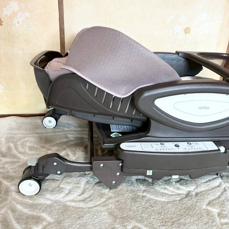 【美品】Aprica ユラリズム オート プレミアム 電動ハイローチェア テーブル付き 【美品】Aprica ユラリズム オート プレミアム 電動ハイローチェア テーブル付き