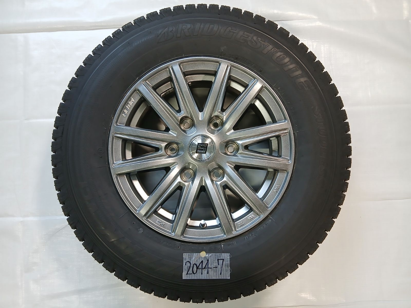 中古 ハイエース用 15インチ アルミホイール＆スタッドレスタイヤ 1台