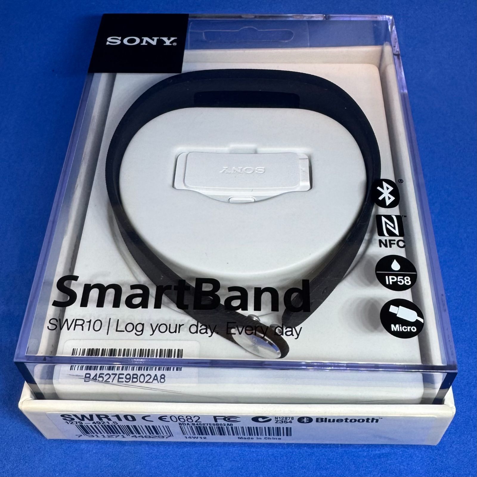SONY Smartband SWR10 SmartBand Sony Wearable Device [Beautiful/Complete]