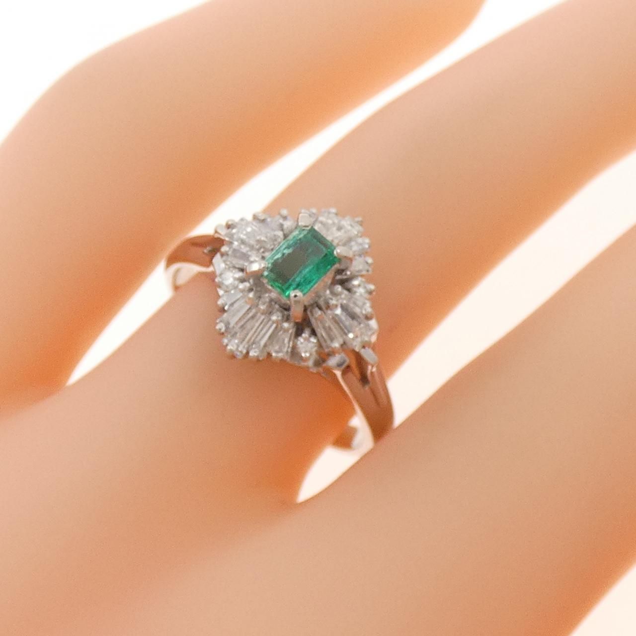 PT900 エメラルド リング 0.23CT - メルカリ