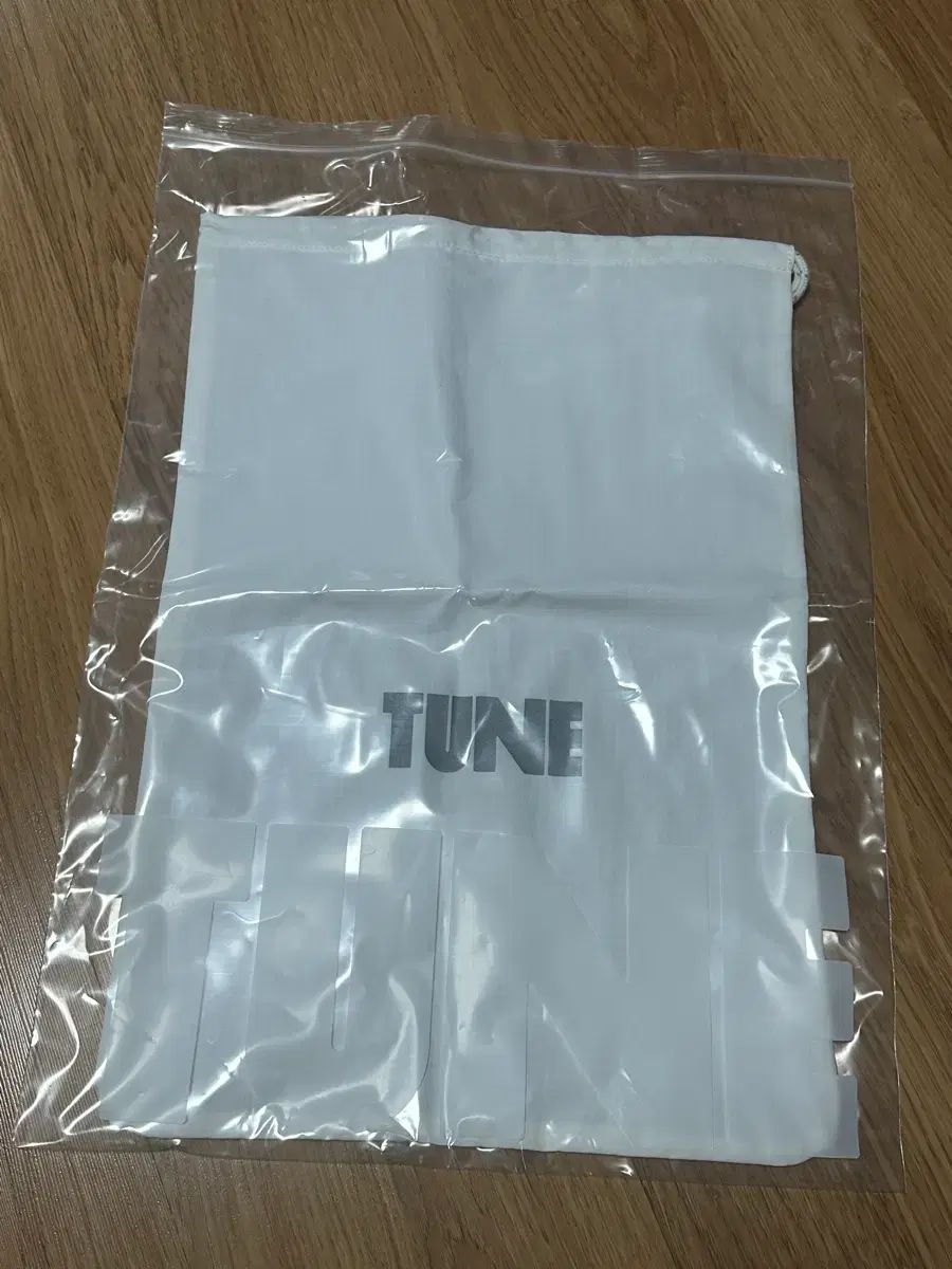 新品) TUNE シューバッグ兼ポーチ
