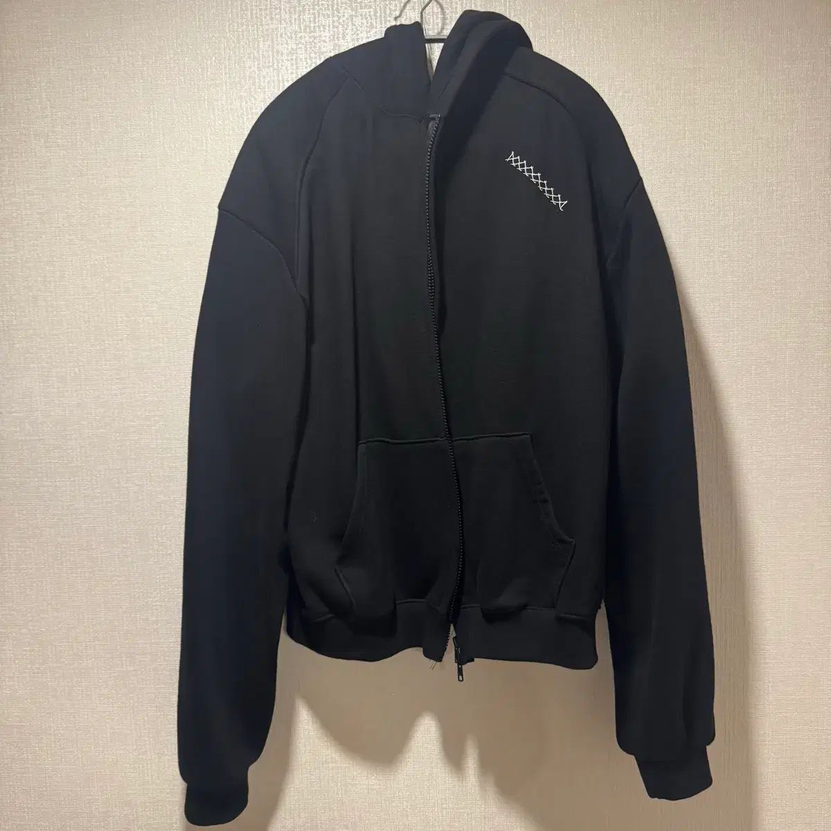 ジュン フード ジップアップ