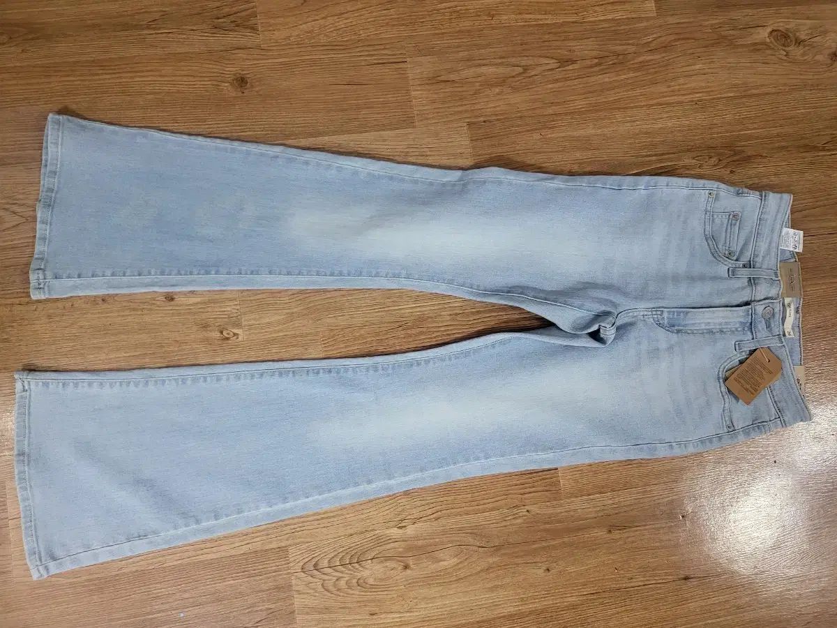 ライトブルーデニム ブーツカット パンツ 26 新品