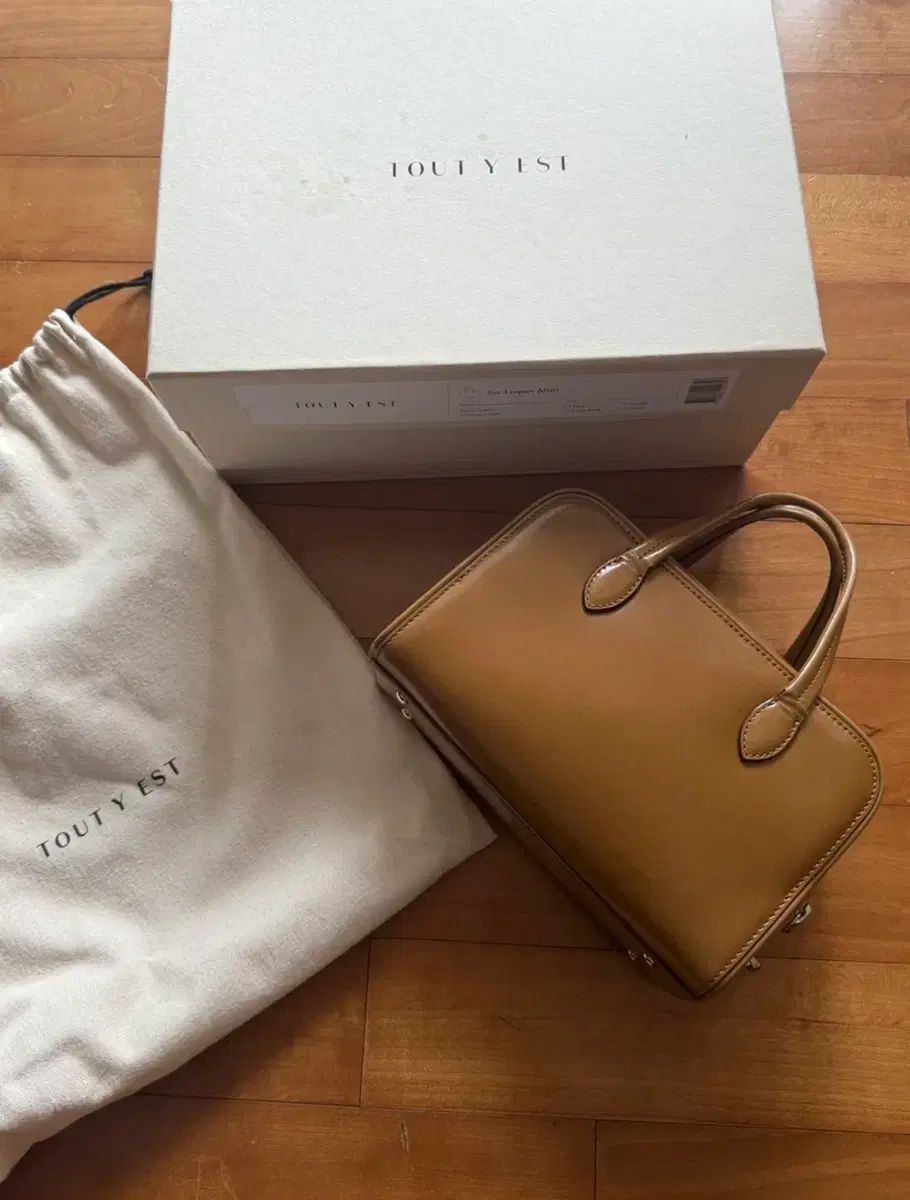 TOUT Y EST LOQUET BAG ミニ KARA（カラ）メル/キャメル