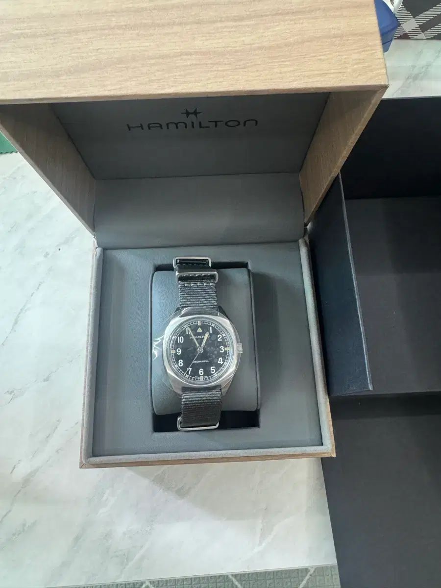 HAMILTON ハミルトン w10 出品 (一週間前 購入)