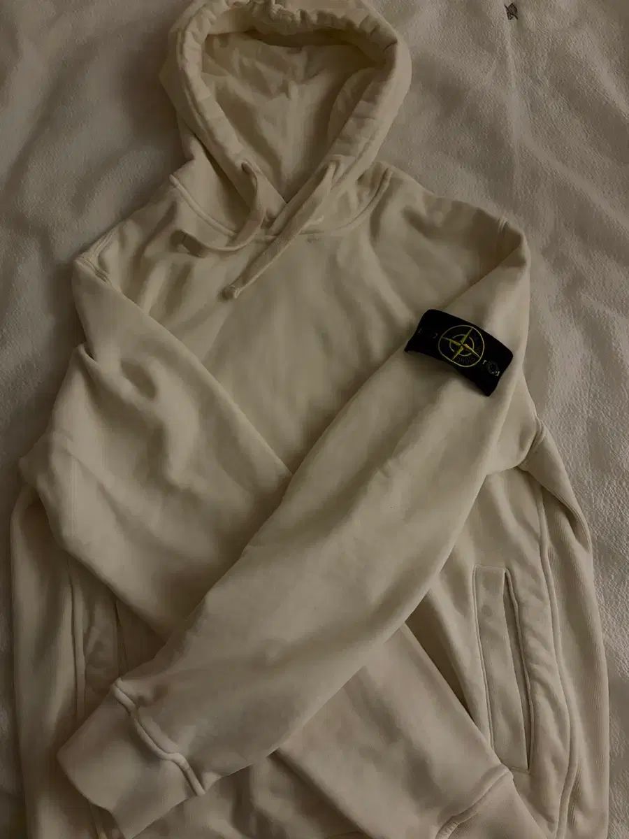 STONE ISLAND ストーンアイランド フードTシャツ 白
