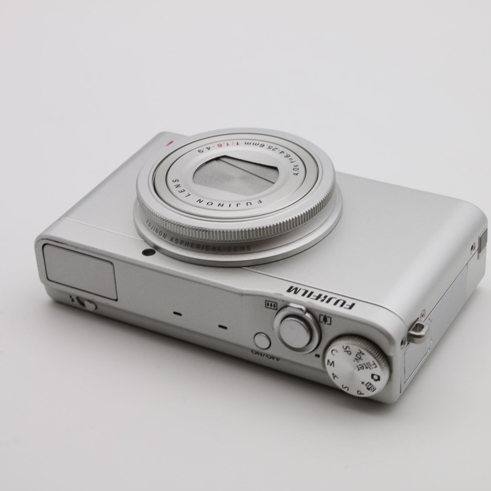 極上品】 FUJIFILM XQ1 シルバー F FX-XQ1S デジタルカメラ