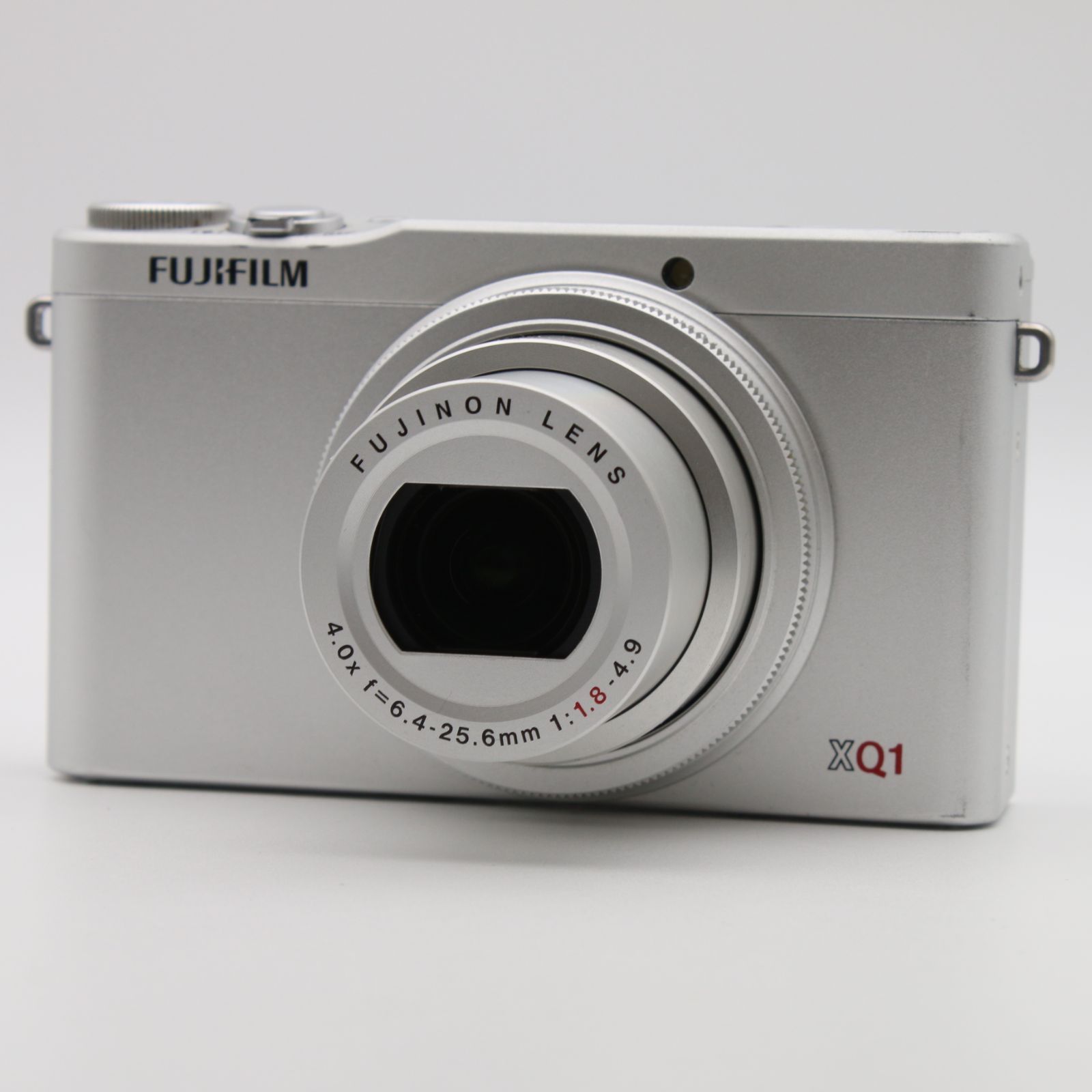 極上品】 FUJIFILM XQ1 シルバー F FX-XQ1S デジタルカメラ