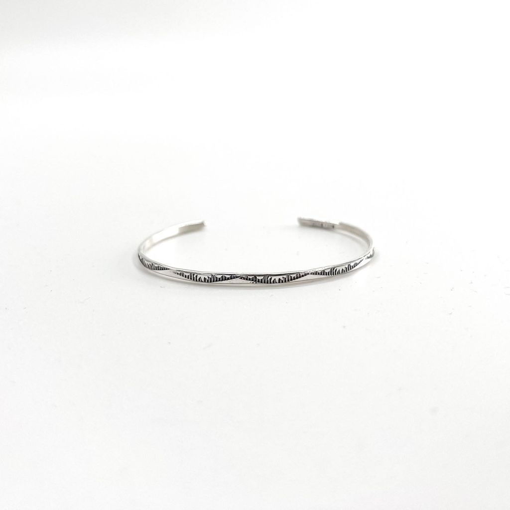 インディアンジュエリー バングル STERLING ナバホ族 スタンプワーク
