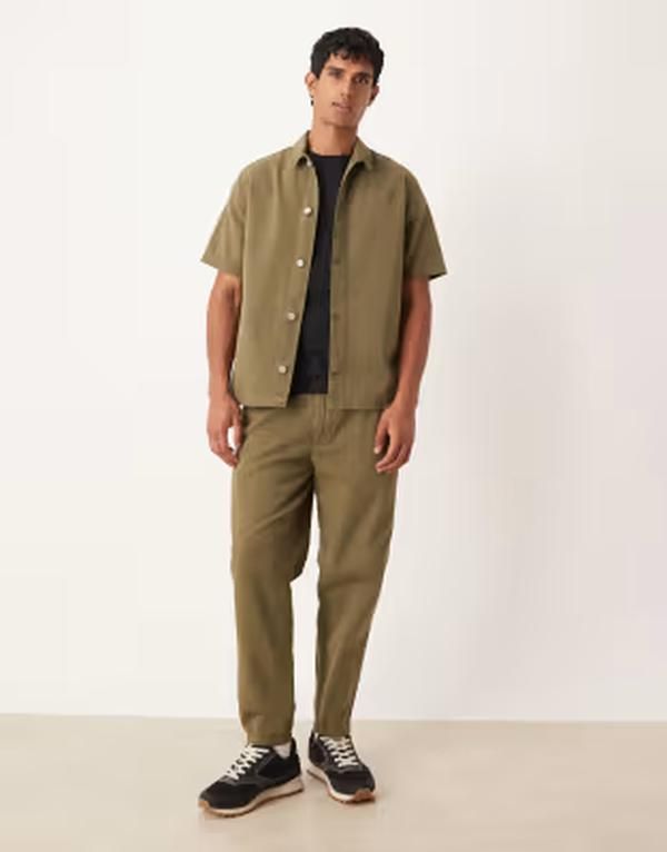 エイソス メンズ ボトムス カジュアルパンツ ASOS DESIGN relaxed tape red pants Khaki カーキ