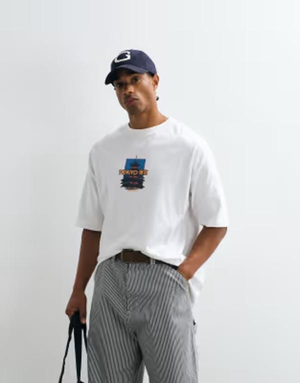 エイソス メンズ トップス Tシャツ グラフィック ASOS DESIGN oversized Tshirt with front graphic WHITE ホワイト