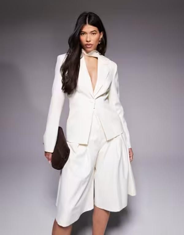 エイソス レディース アウター ジャケット・ブルゾン ドレープ ブレザー ASOS LUXE blazer with scarf drape detail in cream part of a set