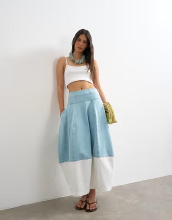 トップショップ レディース ボトムスカート デニム マキシ Topshop denim barrel cut seamed maxi skirt in bleach and ecru BLEACH A