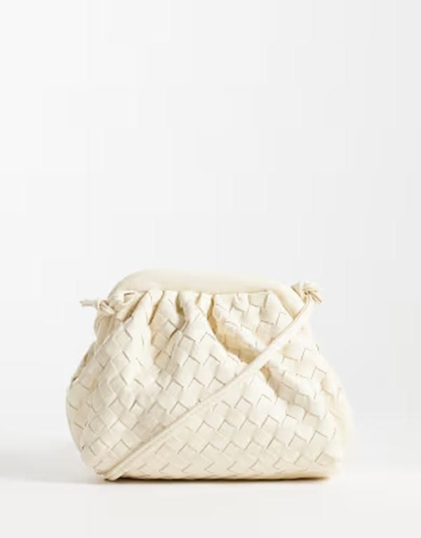 トゥルーデカデンス レディース バッグ ミニ True Decadence mini woven pillow shoulder bag in cream クリーム