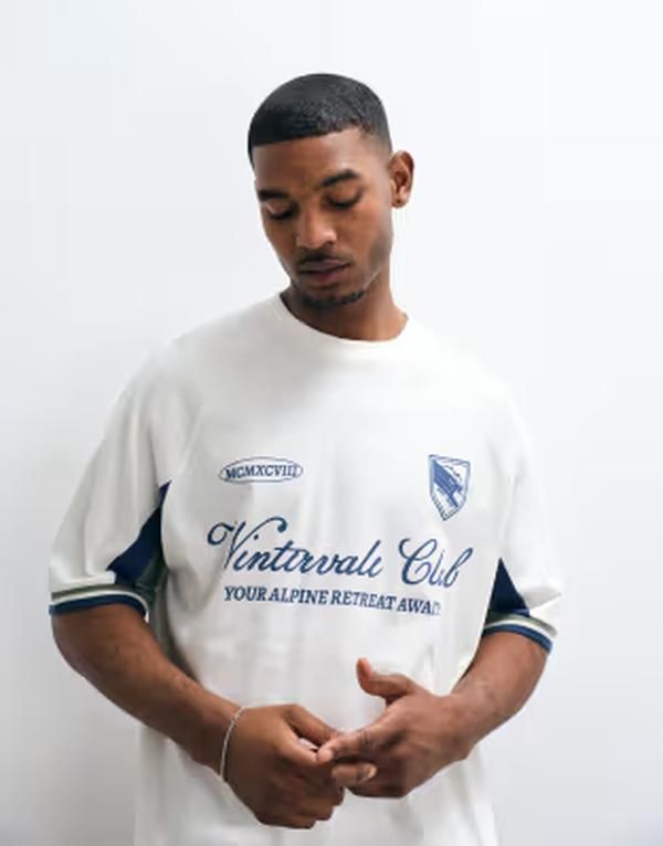 エイソス メンズ トップス Tシャツ グラフィック ASOS DESIGN oversized cut and sew Tshirt with football graphic in cream Co